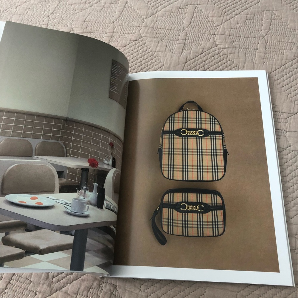 Burberry coffee table book. 45 PAGES - Picture 7 of 8